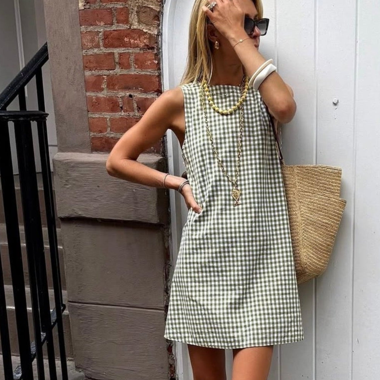 EverydayOC styles a green gingham mini dress in NYC. EverydayOC style inspiration for Spring / Summer