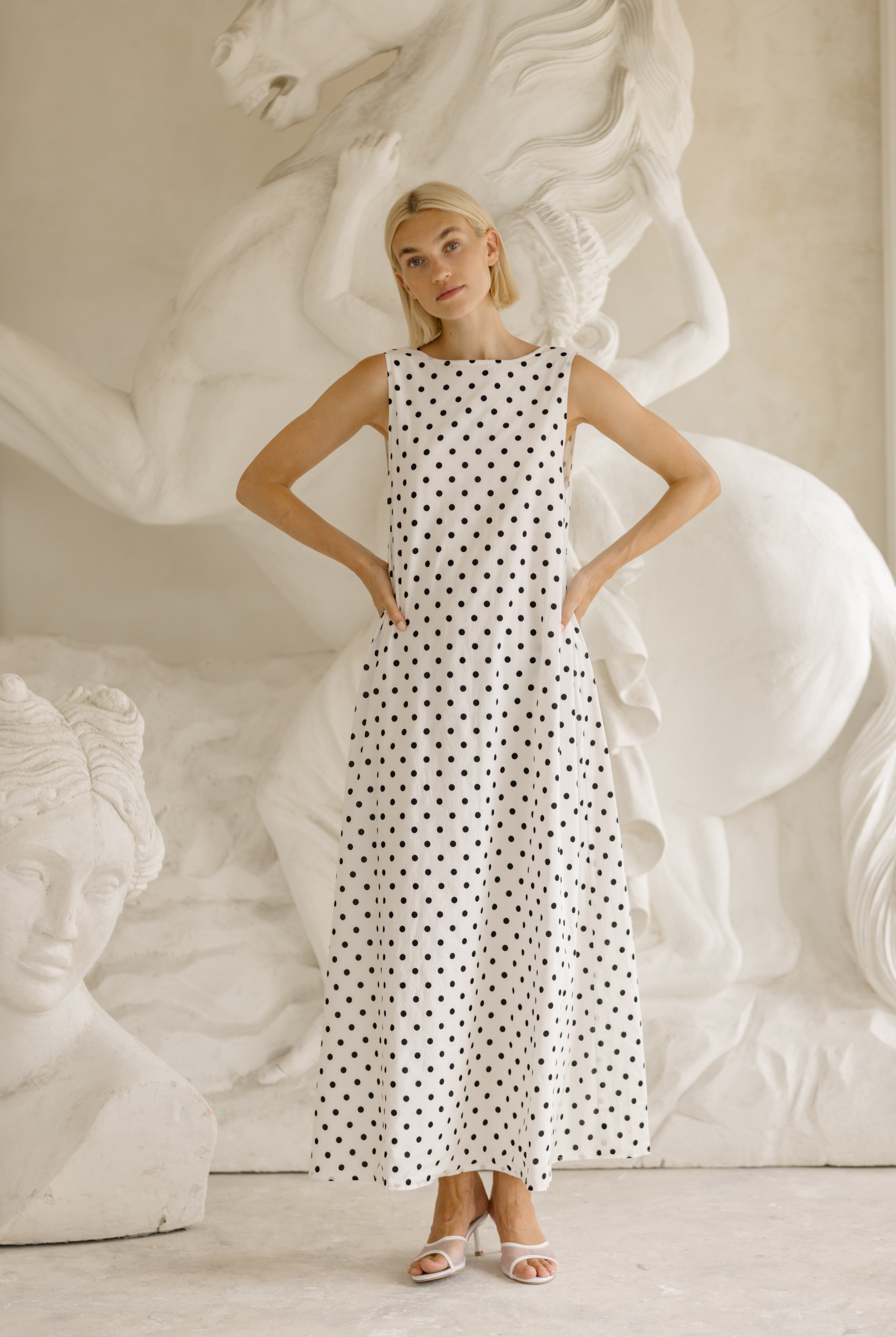 Black and white polka dot dress vineyard picnic outfit idea 2026, preppy maxi dress for winery visit, farm to table dinner, and summer outing